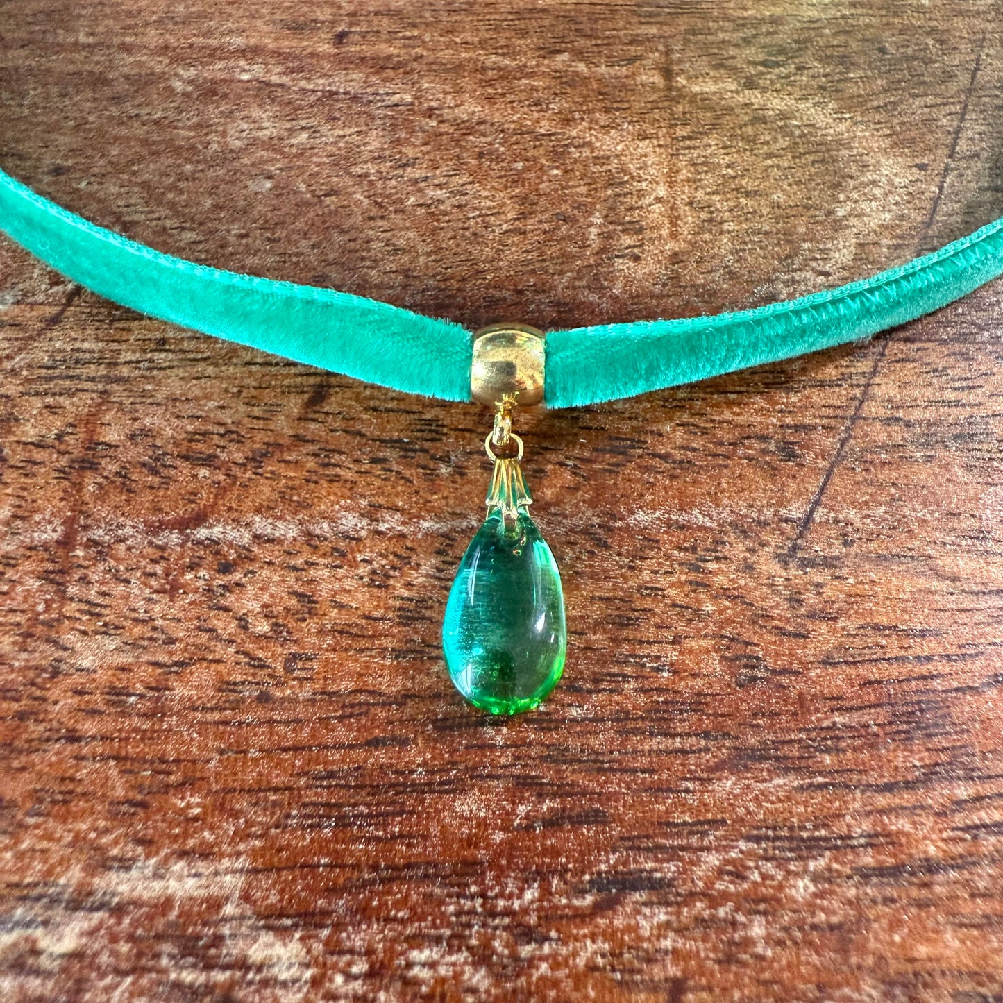 Glass Teardrop Velvet Choker Necklace – Emerald Teal