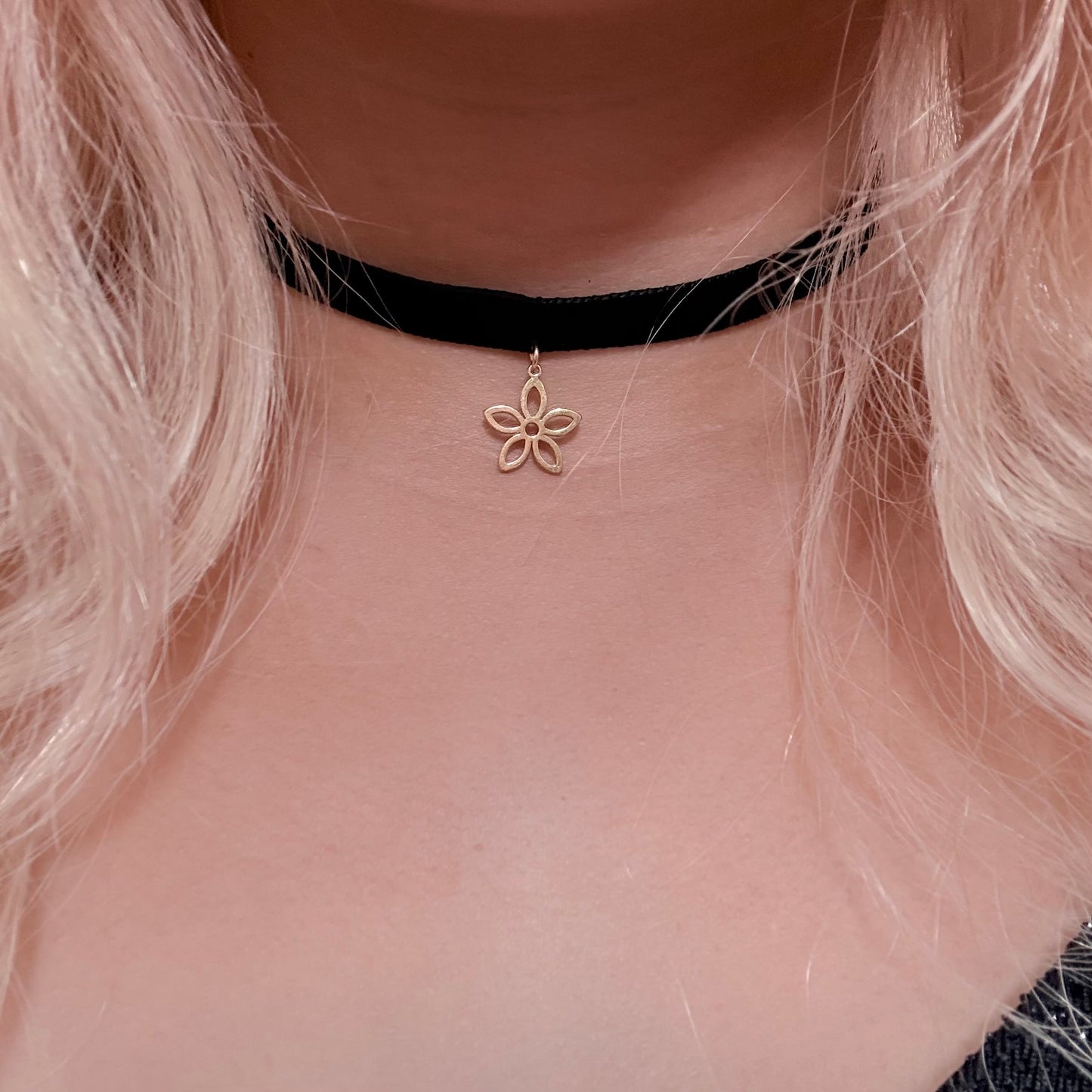 Flower Velvet Choker Necklace