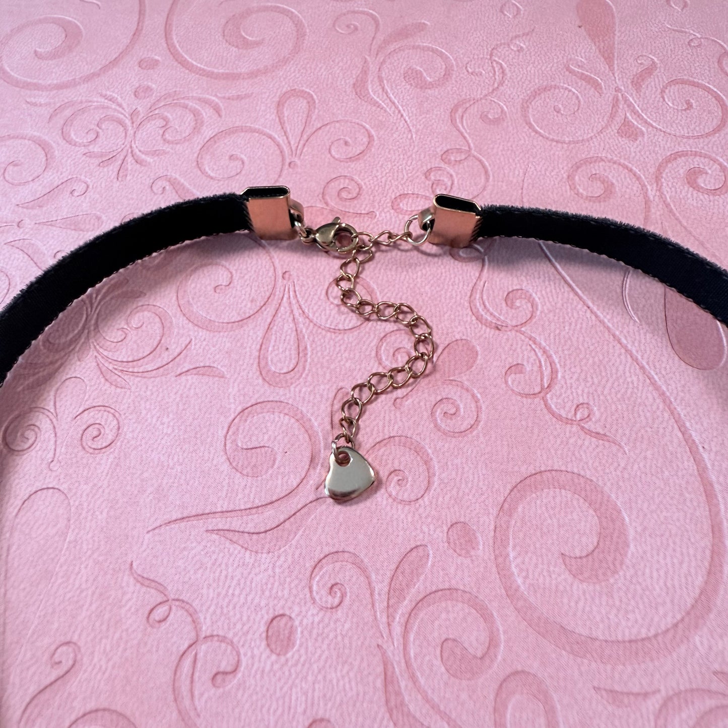 Gold Maple Leaf Velvet Choker Necklace