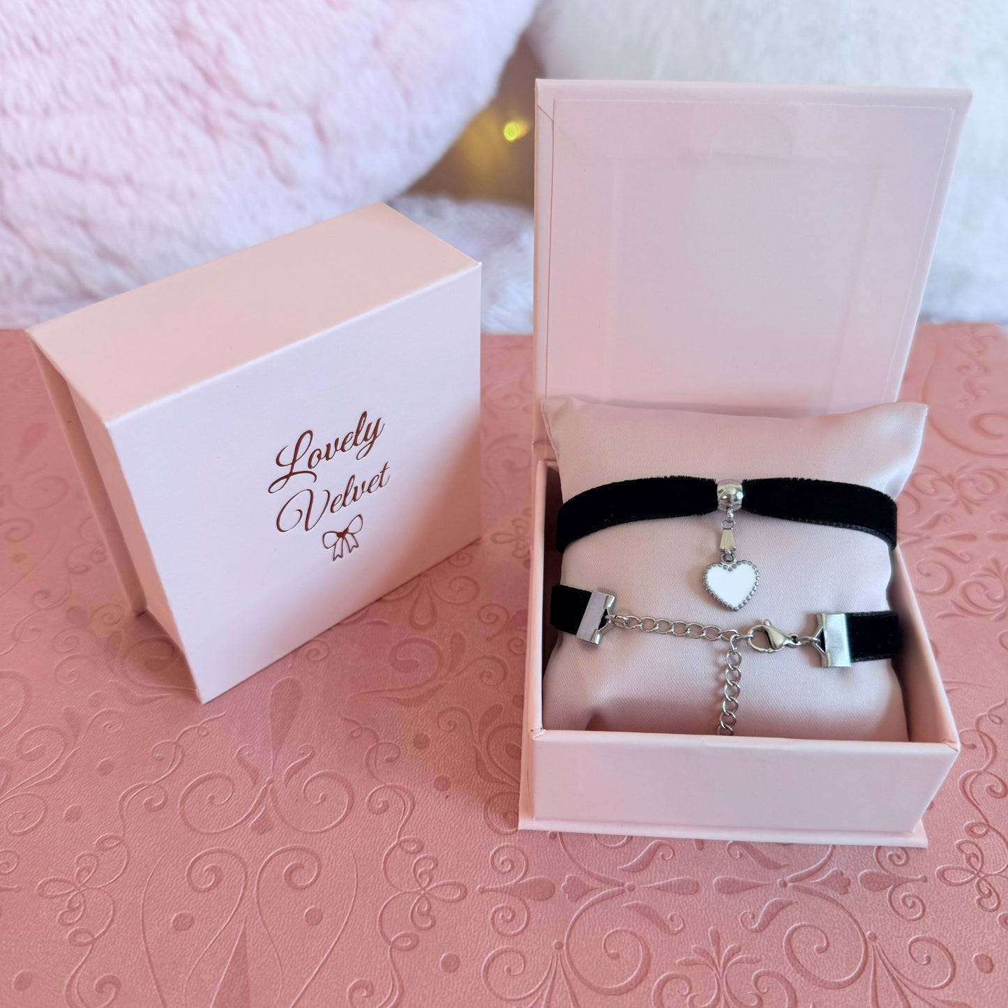 White Heart Velvet Choker Necklace