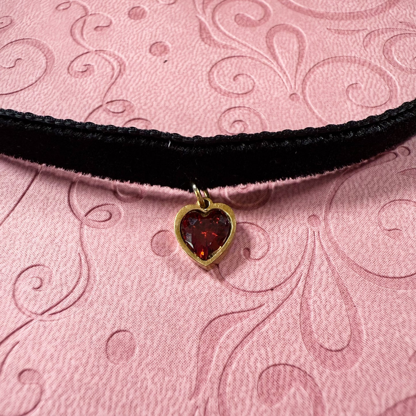 Gold Heart Gem Velvet Choker Necklace