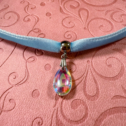 Glass Teardrop Velvet Choker Necklace – Aurora Glow