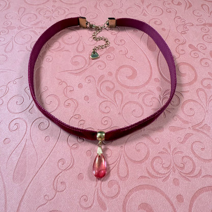 Berry Glitter Glass Teardrop Velvet Choker Necklace