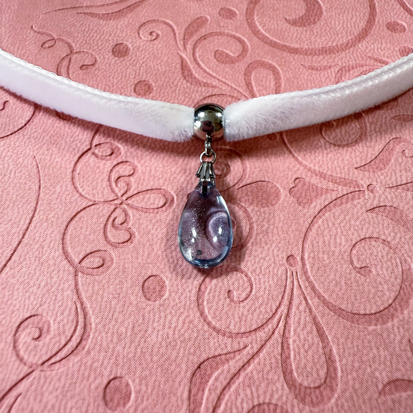 Glass Teardrop Velvet Choker Necklace – Cornflower Mist
