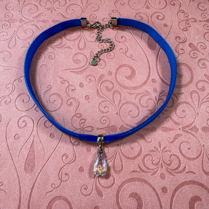 Glass Teardrop Velvet Choker Necklace – Iridescent Sky