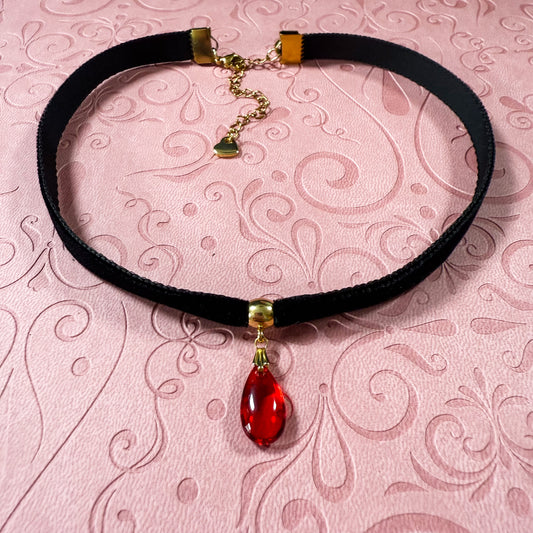 Glass Teardrop Velvet Choker Necklace – Deep Ruby