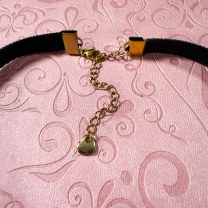 Glass Teardrop Velvet Choker Necklace – Deep Ruby