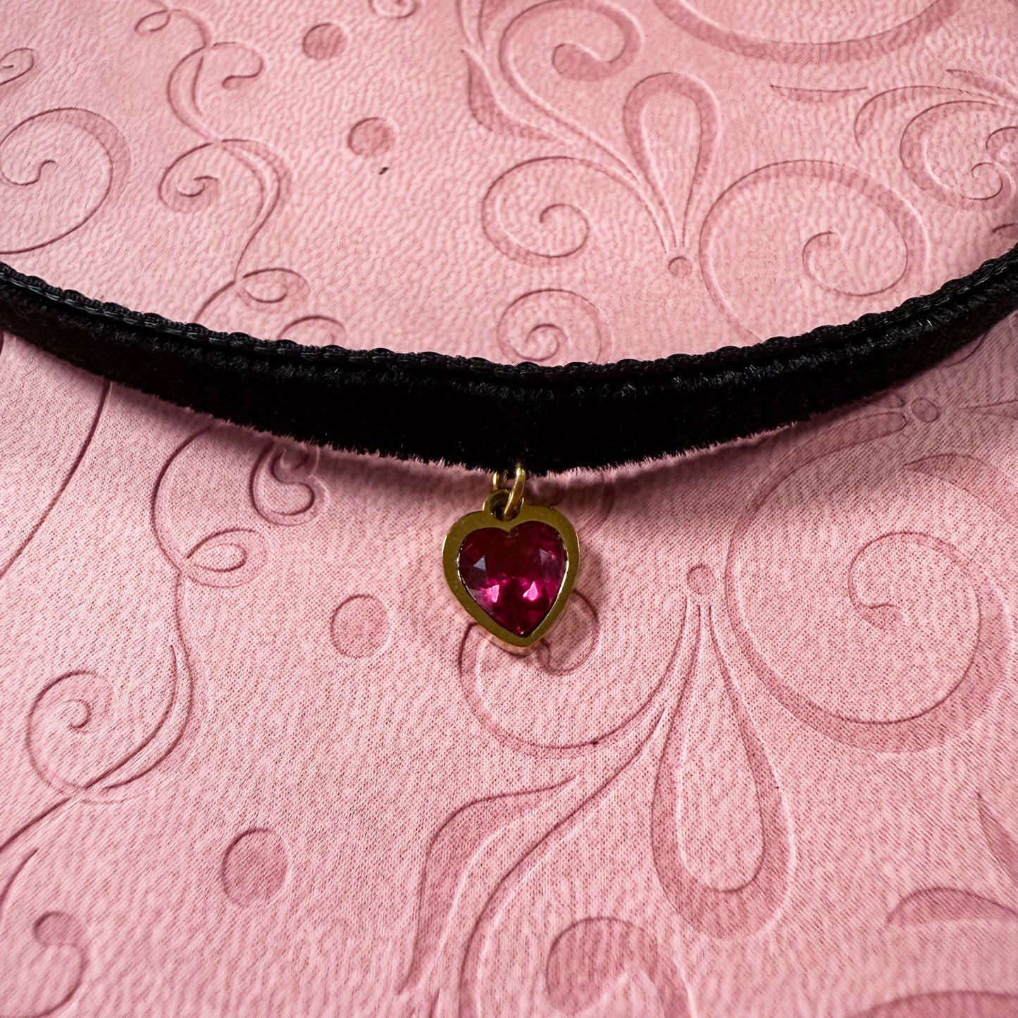 Gold Heart Gem Velvet Choker Necklace