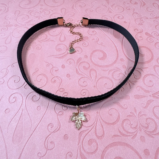 Gold Maple Leaf Velvet Choker Necklace