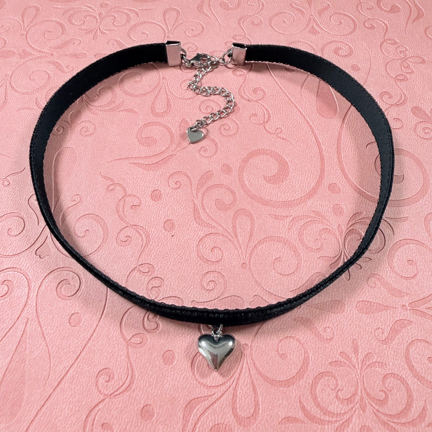 Heart Velvet Choker Necklace