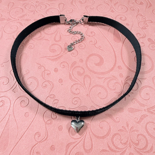 Heart Velvet Choker Necklace