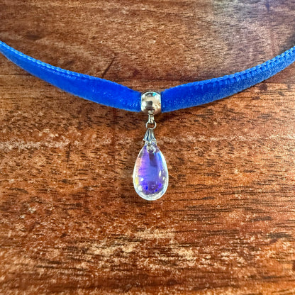 Glass Teardrop Velvet Choker Necklace – Iridescent Sky