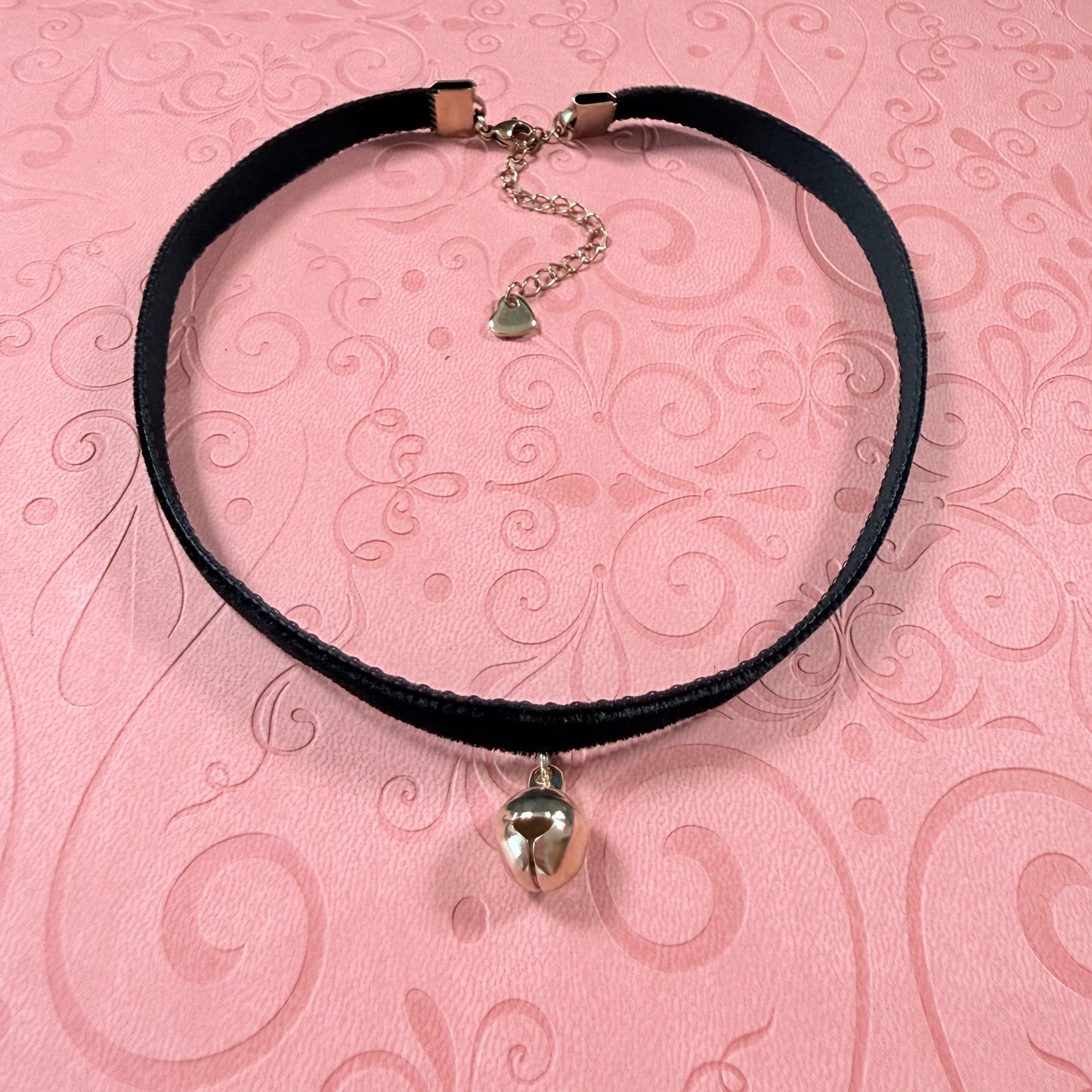 Large Bell Velvet Choker Necklace