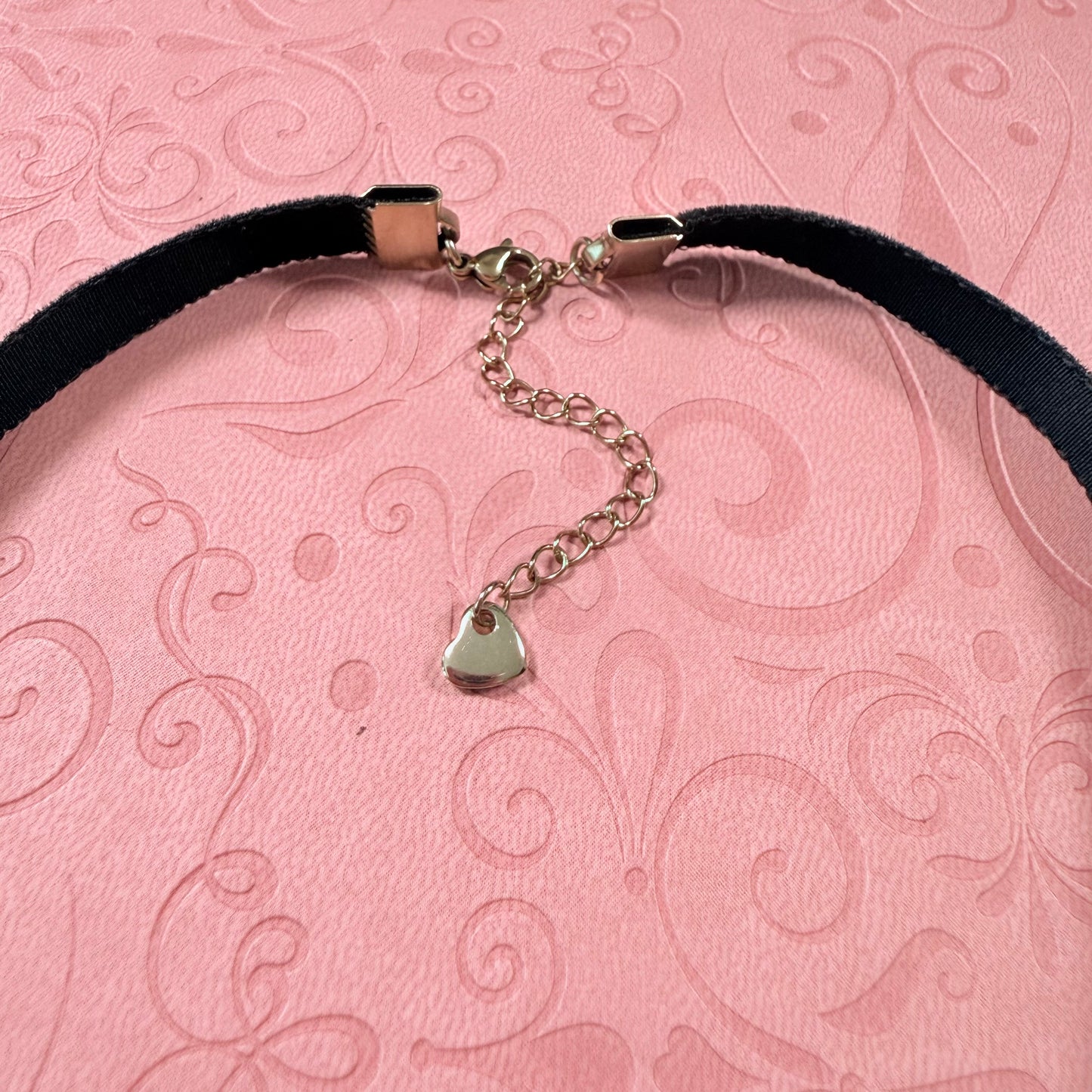 Large Bell Velvet Choker Necklace
