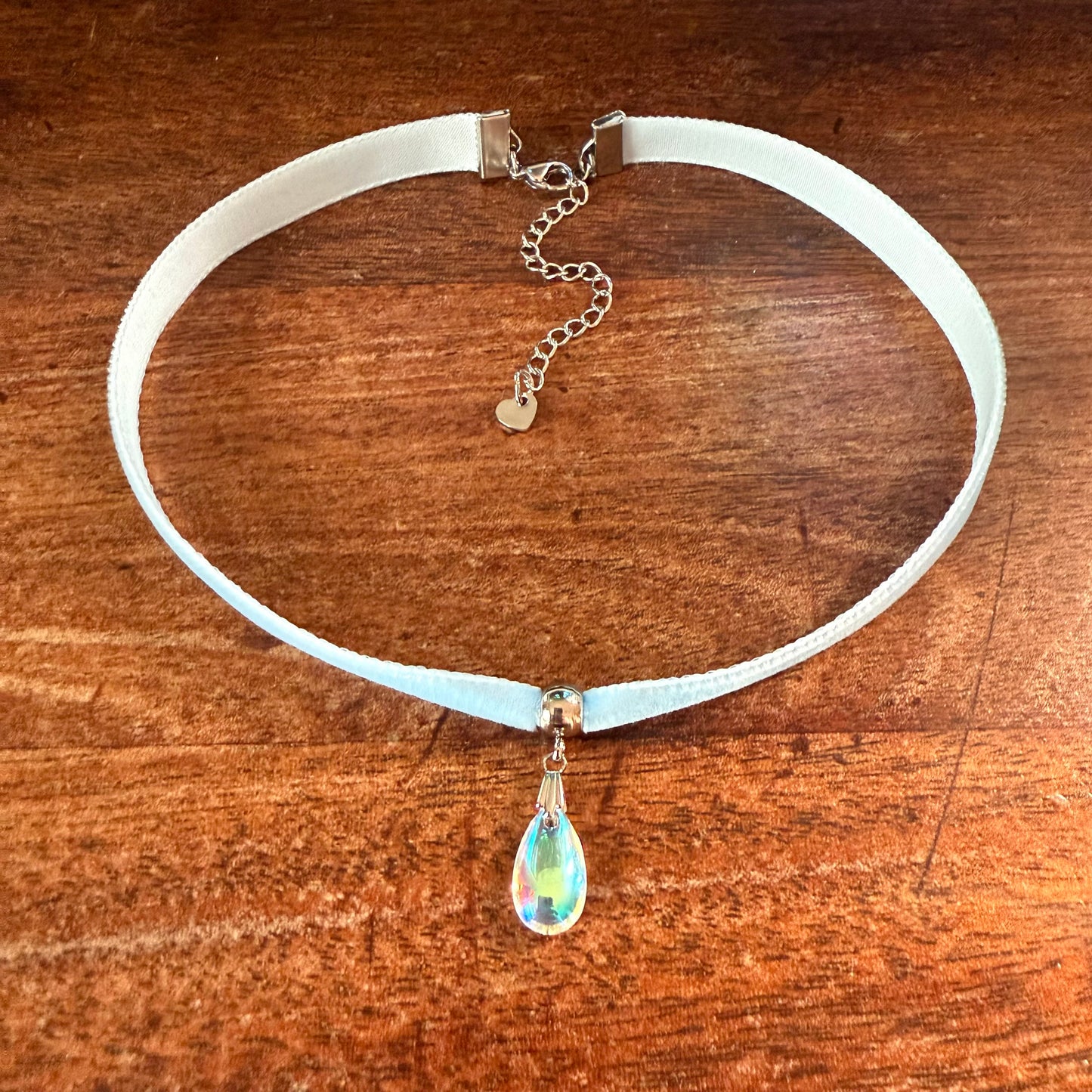 Glass Teardrop Velvet Choker Necklace – Aurora Glow