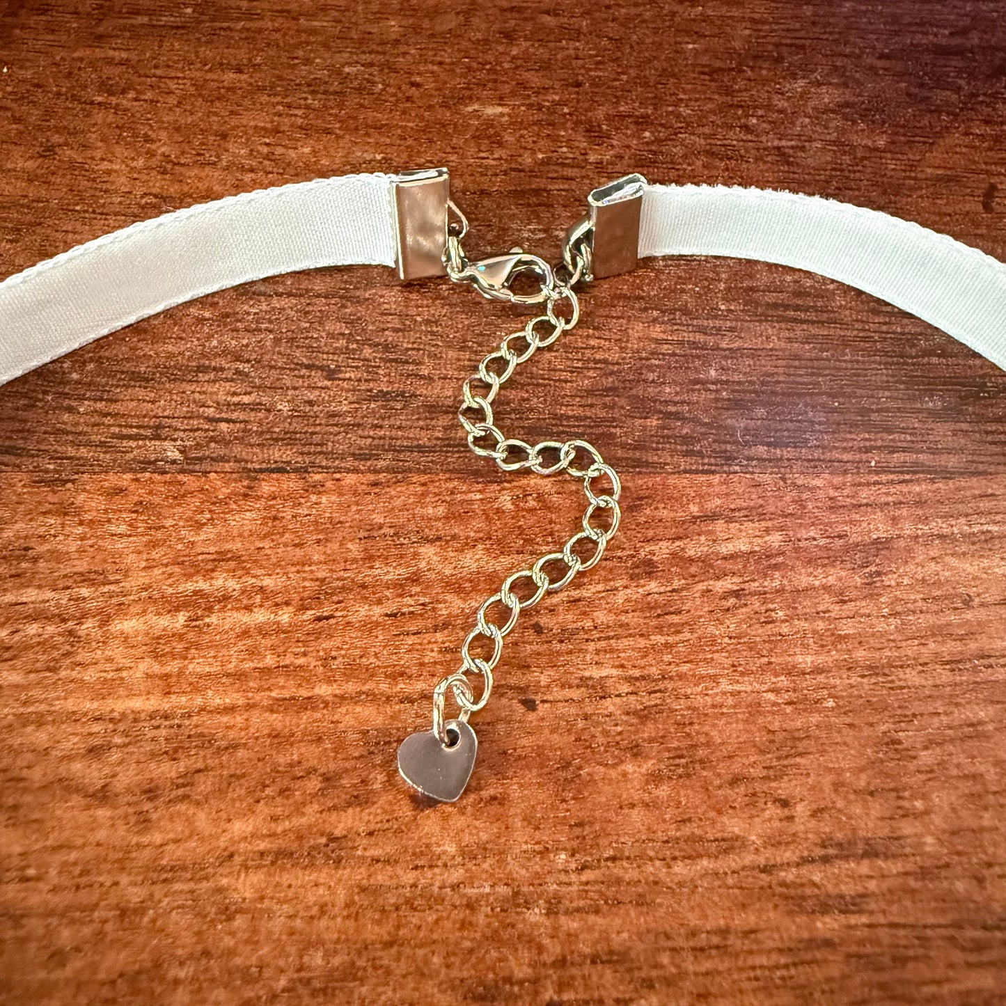 Glass Teardrop Velvet Choker Necklace – Aurora Glow
