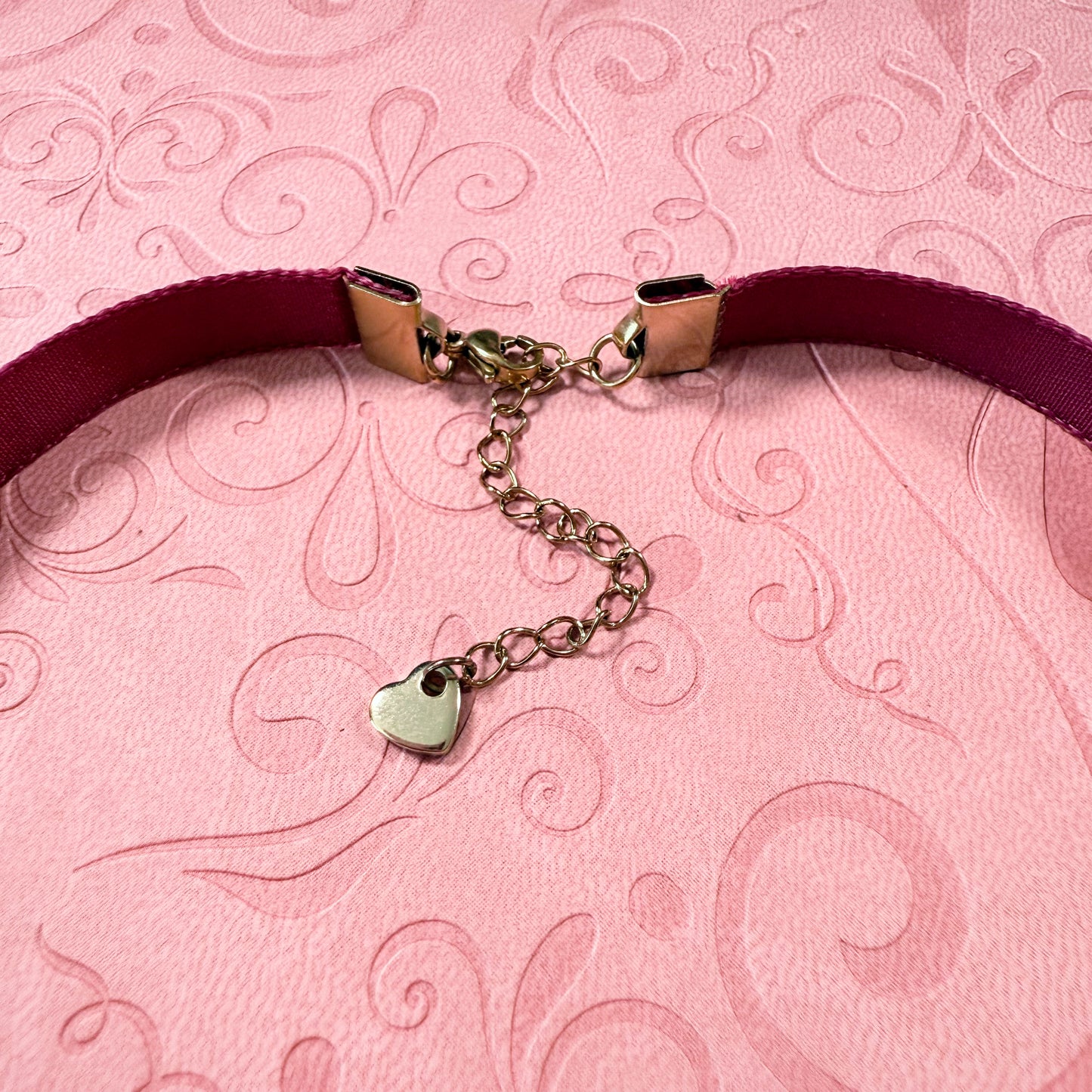 Lilac Glitter Glass Teardrop Velvet Choker Necklace