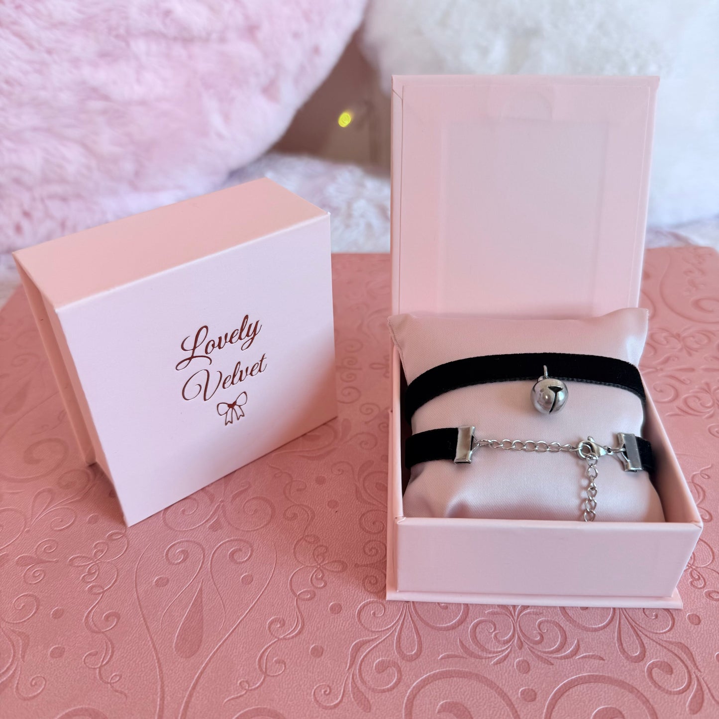 Large Bell Velvet Choker Necklace