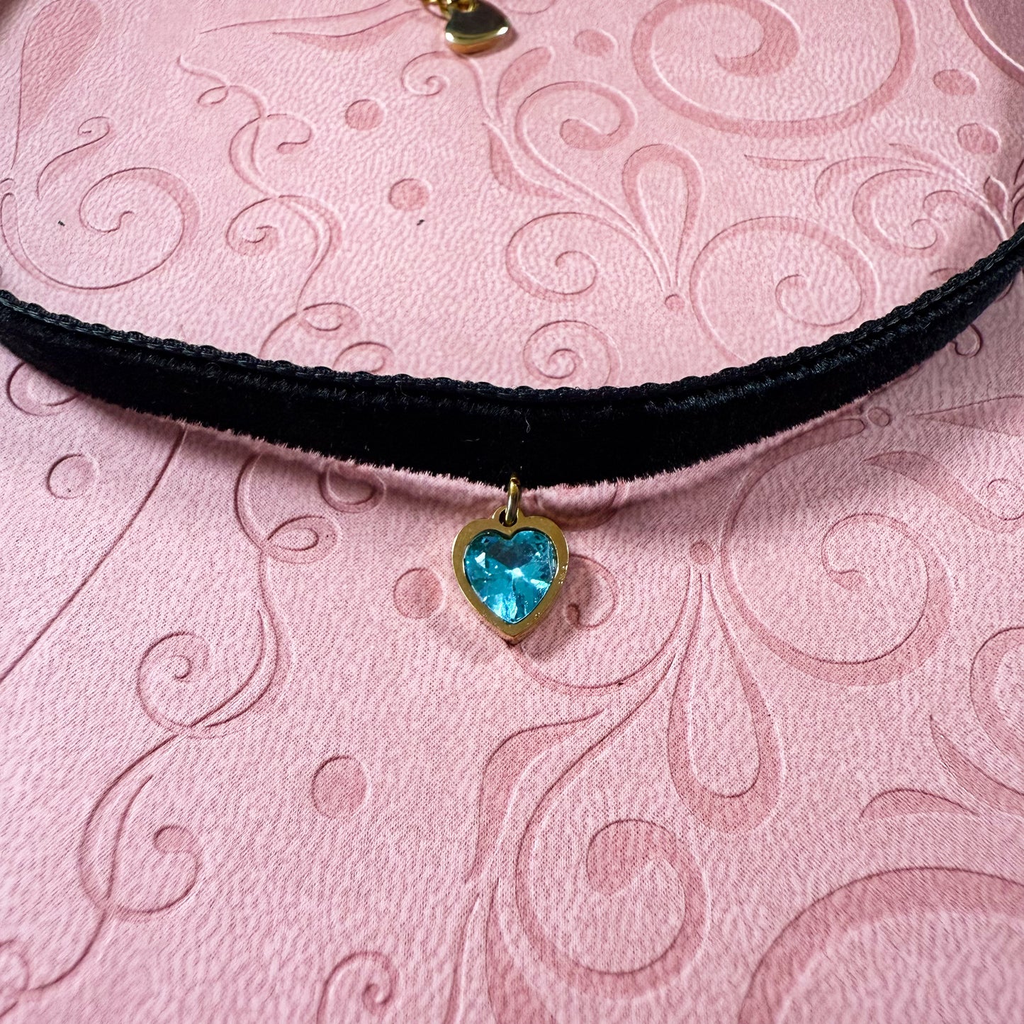 Gold Heart Gem Velvet Choker Necklace