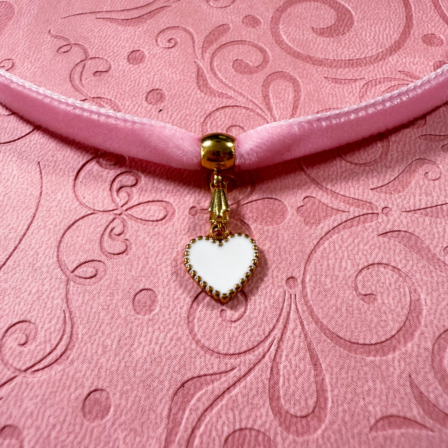 White Heart Velvet Choker Necklace
