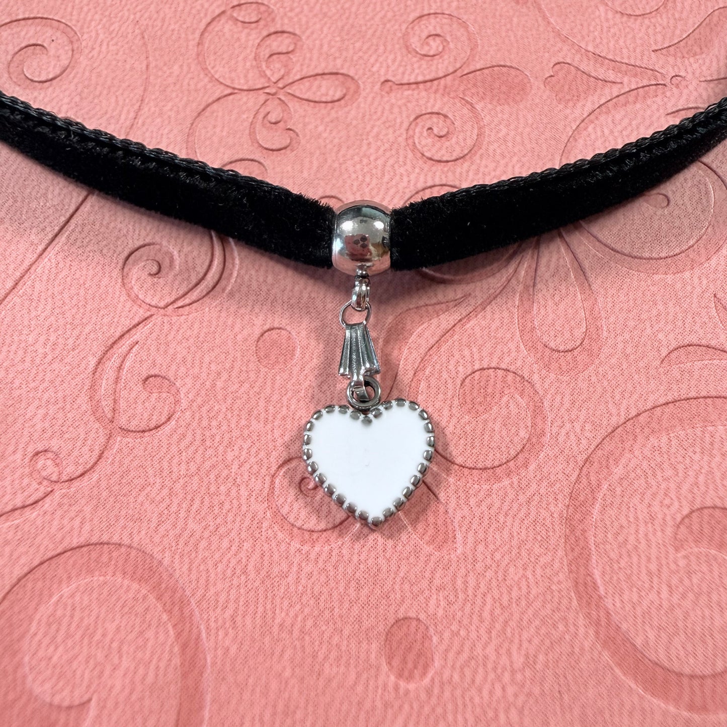 White Heart Velvet Choker Necklace